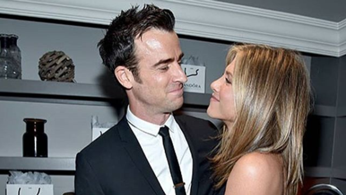 Dominik Graňák (vpravo) atakuje v dueli na ZOH 2018 Ryana Donata z USA.