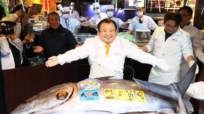 FOTO: Najdrahšiu rybu sveta vydražili za rekordnú sumu. Aukciu ovládol reťazec suši reštaurácií