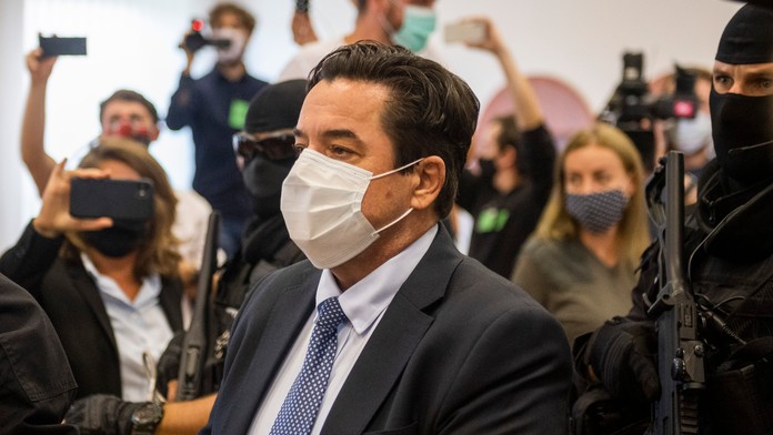 Erik, Rebeka a Adam v spovedelnici