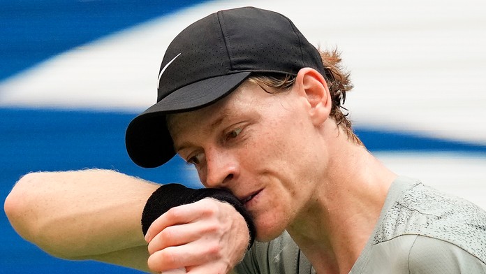 Svetová antidopingová agentúra opäť vyštartovala po Sinnerovi. Žiada rok až dva trvajúci zákaz činnosti