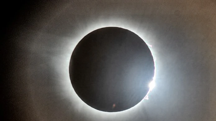 Slovensko čaká výnimočný astronomický úkaz. Už o mesiac uvidíme zatmenie Slnka