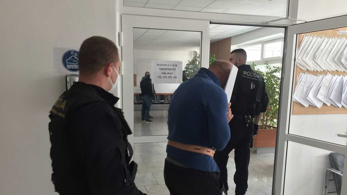 Jeden z obvinených mužov.