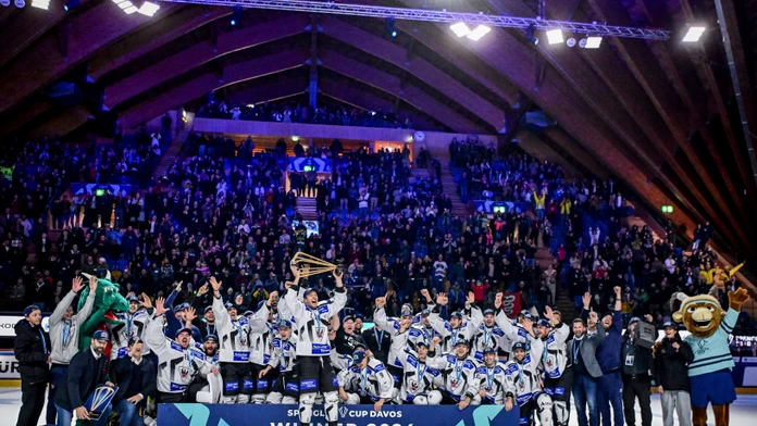 Spengler Cup spoznal víťaza. Z triumfu na najstaršom turnaji v Európe sa tešil aj Krištof