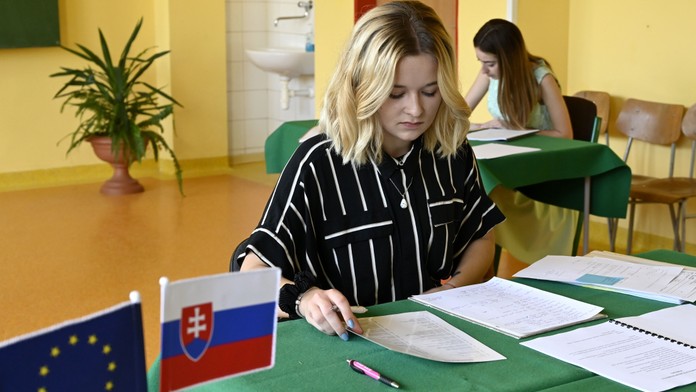 Ste absolventom strednej či vysokej školy? Myslite na tieto povinnosti voči zdravotnej poisťovni