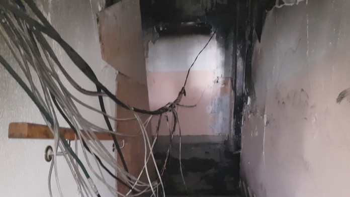 Vnútrajšok košického paneláku po výbuchu plynu. 