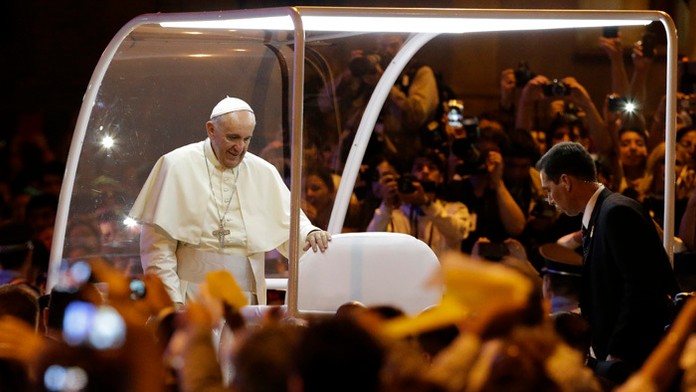 Pápež ukončil osemdňovú cestu do Latinskej Ameriky.