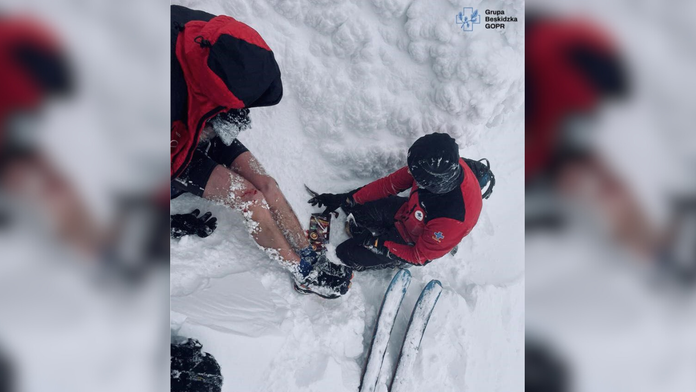 Turista sa na Babiu horu vydal v kraťasoch. Hodiny ho silno podchladeného ratovali záchranári