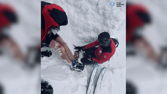 Turista sa na Babiu horu vydal v kraťasoch. Hodiny ho silno podchladeného ratovali záchranári