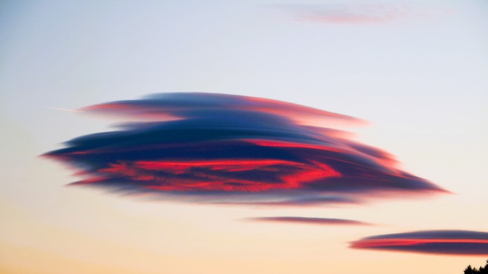 FOTO: Nad Slovenskom sa objavil vzácny úkaz. Oblaky vyzerali ako UFO