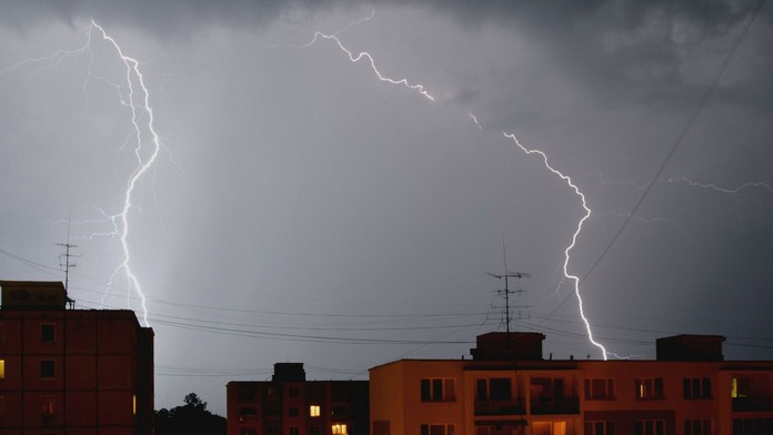 Muž podozrivý z vraždy dievčaťa.