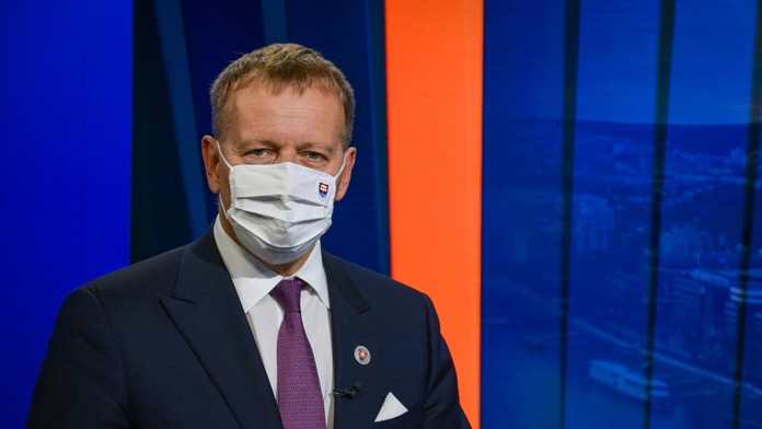 Schmiedlová odvracia úder Williamsovej v 1. kole Roland Garros.