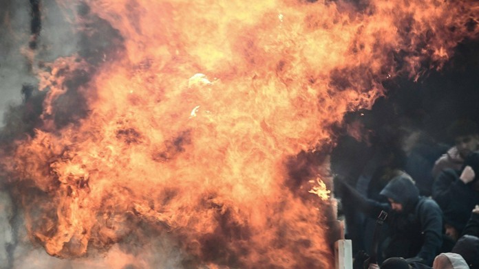 Výbuch zápalnej fľaše v sektore Ajaxu.