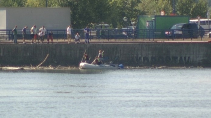 Rozštvrtené dievča v Dunaji.