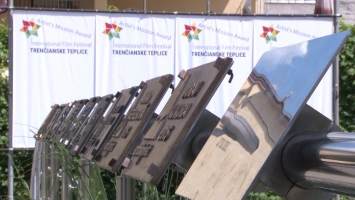 Vrcholia prípravy na filmový festival.