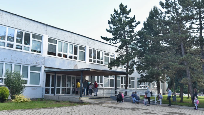 Kika s narodeninovou tortou