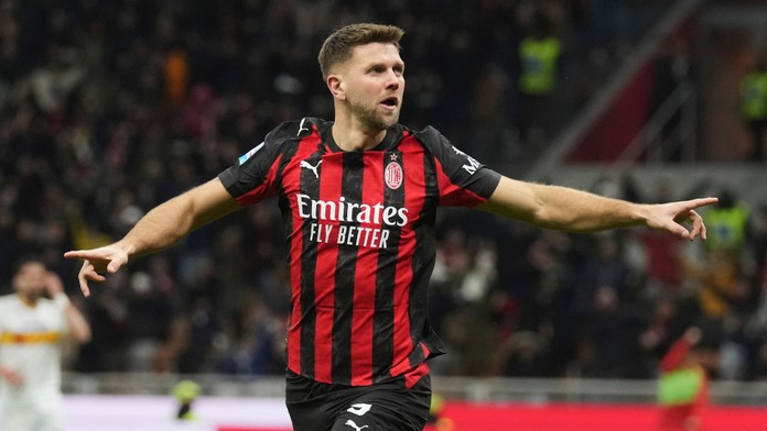 Príbeh z Talianska ako hrom. Ukradli mu veci za pol milióna, mal zlomený prst. Potom gólom rozhodol