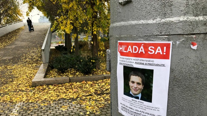 Sprava Anthony Beauvillier a Mathew Barzal z NY Islanders oslavujú gól proti Pittsburghu.