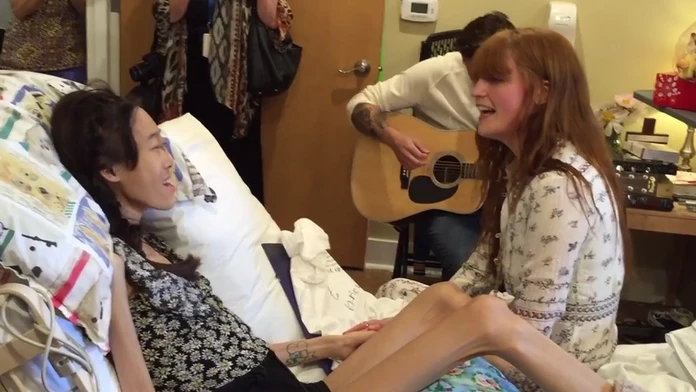 Speváčka Florence Welch navštívila umierajúcu tínedžerku