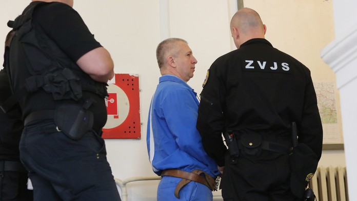 Mužovi, ktorý obral Slovákov o miliardy, zamietol súd podmienečné prepustenie z väzby