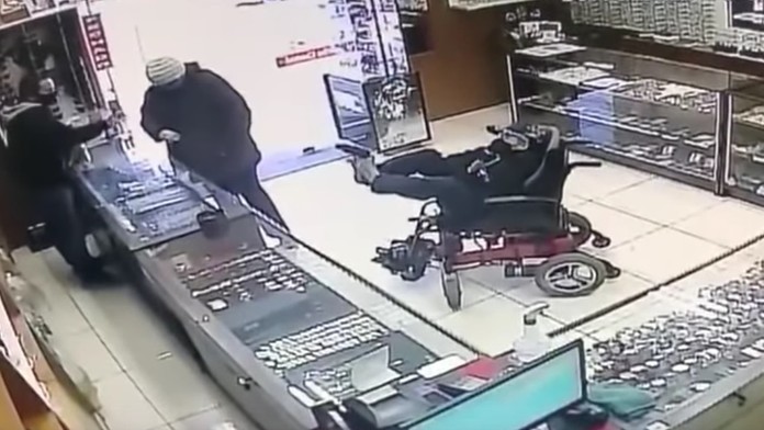 Tomáš Rosina - advokát predsedu opozičnej ĽSNS Mariana Kotlebu.