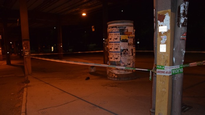 Zastávka vo Veľkom Krtíši, kde tínedžer dobil muža.