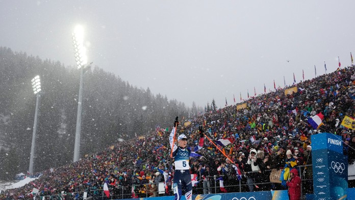 Preteky s hromadným štartom vyhrala Michelonová napriek dvom chybám. Z cenného kovu sa teší aj Česko