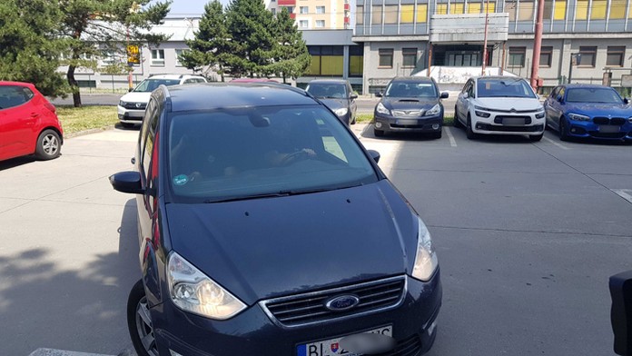 Zásah NAKA v budove finančnej správy v Bratislave.