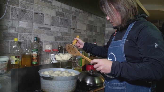 Ján Tribula varí pirohy