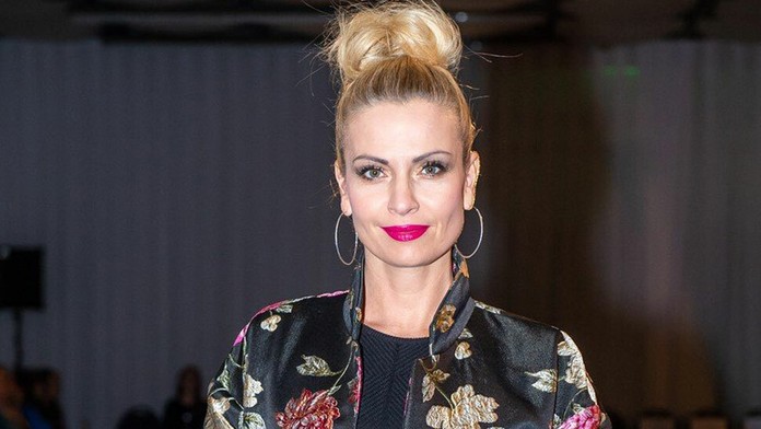 Zľava Fín Kaapo Kakko a Sakari Manien oslavujú gól v dueli MS 2019 proti Slovensku.