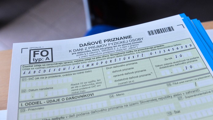 Nechávate si daňové priznanie na poslednú chvíľu? Odovzdať ho môžete priamo z auta