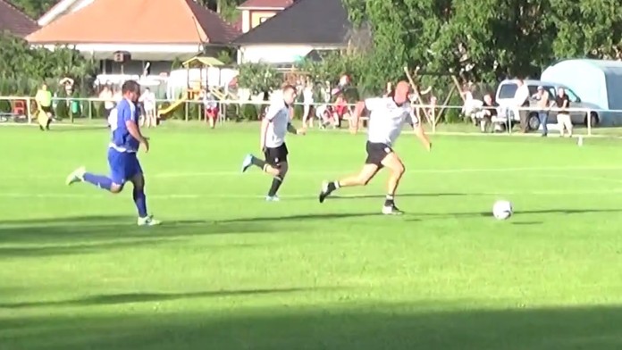 Miroslav Karhan počas gólovej akcie.