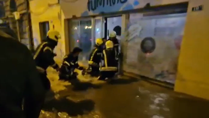 VIDEO: Chorvátsku Rijeku ochromili mohutné záplavy. Jedna osoba sa zrejme utopila pod autom