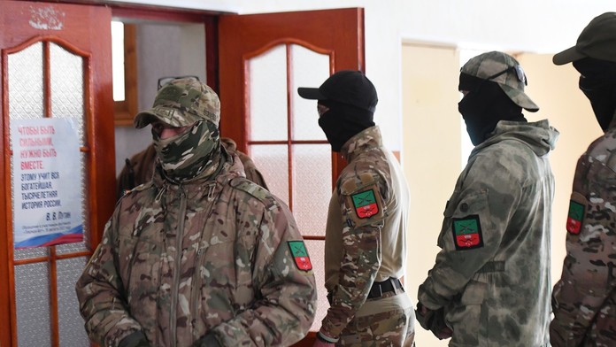 Muži z okupovaného Melitopola sa boja povolania do ruskej armády: Referendum je pred hlavňami útočných pušiek