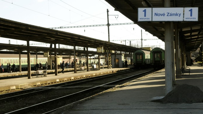 ZSSK odporúča na trase Štúrovo/N. Zámky - Bratislava využiť vnútroštátne spojenia