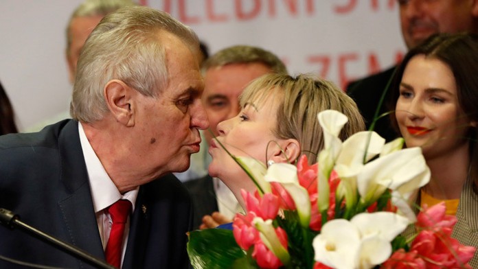 Miloš Zeman počas prejavu po víťazstve v 2. kole prezidentských volieb.