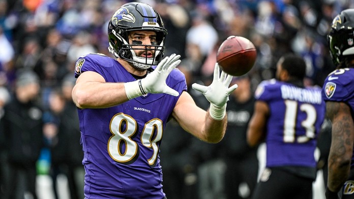 Hviezda NFL ukázala duchaprítomnosť a pomohla žene, ktorá omdlela v lietadle