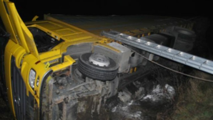 Nehoda nákladiaka v obci Svrčinovec