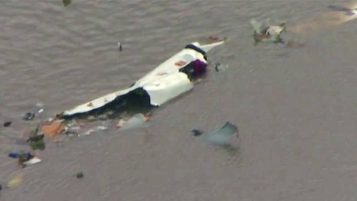 Tomáš Tatar sa so spoluhráčmi z Montrealu teší z gólu proti Torontu.