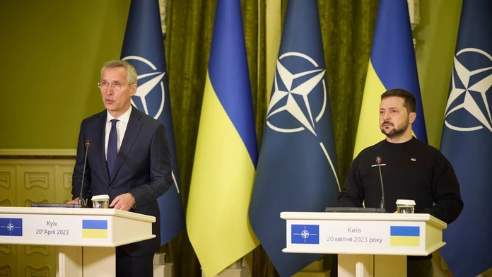Jens Stoltenberg a Volodymyr Zelenskyj
