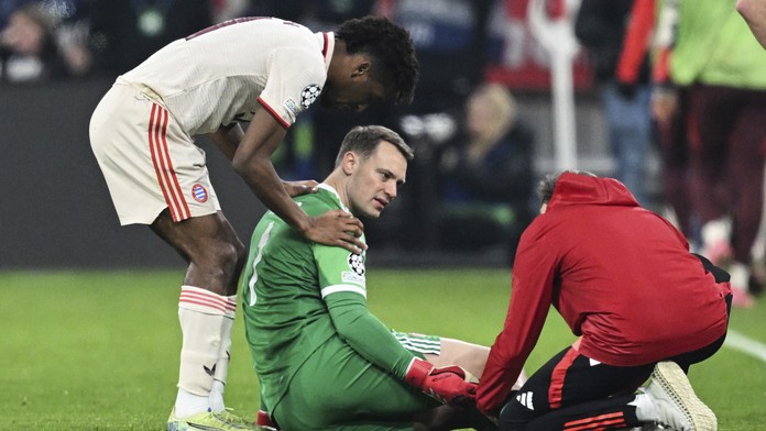 Neuveriteľná smola alebo telo z porcelánu? Neuer sa opäť zranil, tentoraz pri oslave gólu