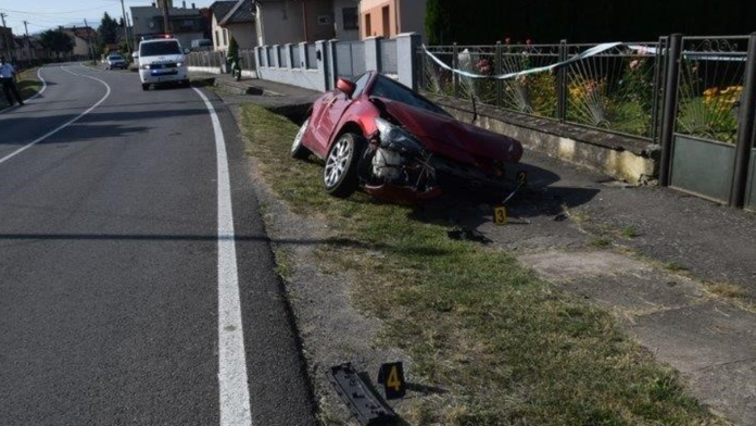 Auto po nehode v Čeľovciach.