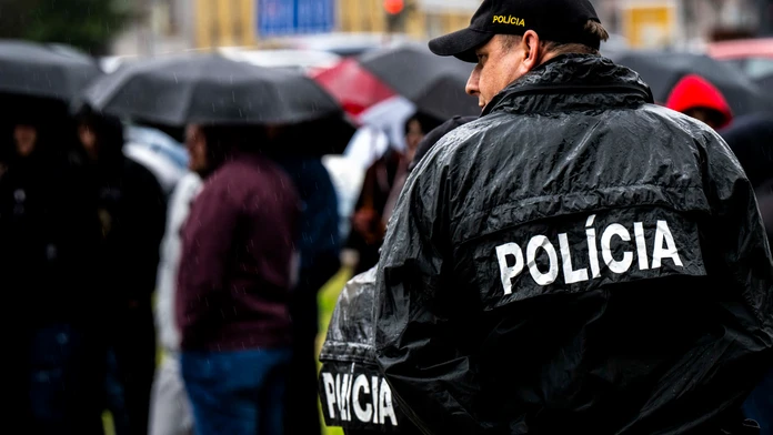Polícia