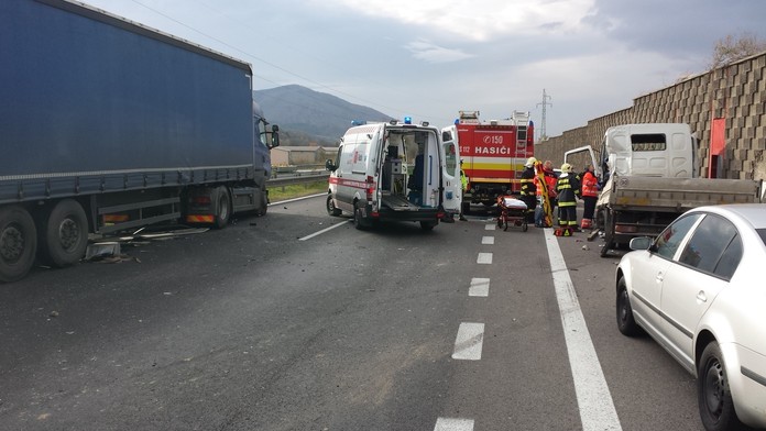 Pri nehode sa zranil jeden človek