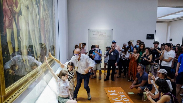 Ďalší útok na umelecké dielo. Aktivisti sa prilepili k Botticelliho obrazu