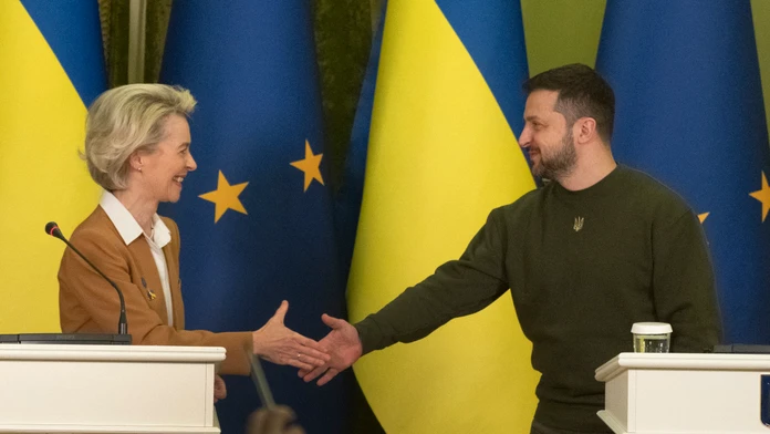 EÚ zvažuje, že zmrazený ruský majetok použije na obnovu Ukrajiny