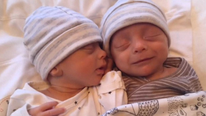 Dvojčatá Lucas a Theo.