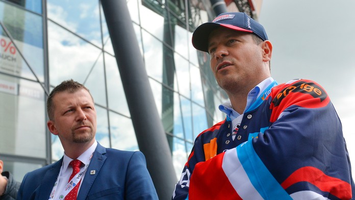 Na snímke prezident SZĽH Martin Kohút  hovorí s novinármi počas hokejových MS.