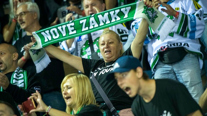 Priaznivci Nových Zámkov v dueli na ľade Miškovca.