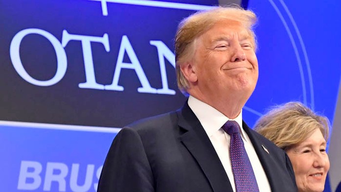 Americký prezident na summite NATO.