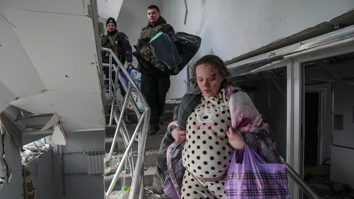 Spoveď tehotnej Marianny z Mariupola: Rusi použili moju snímku na šírenie klamstiev a vyhrážali sa smrťou môjmu dieťaťu